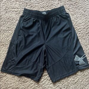 Men’s like new Under Armour Black Dri-fit Athletic Shorts size medium
